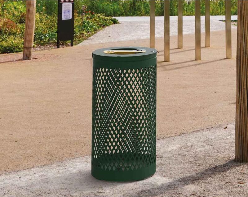 Cette image est une photographie d'une corbeille de propreté. Elle illustre l'ensemble du mobilier urbain de propreté que Nathis peut fournir et installer aux collectivités de Bretagne.